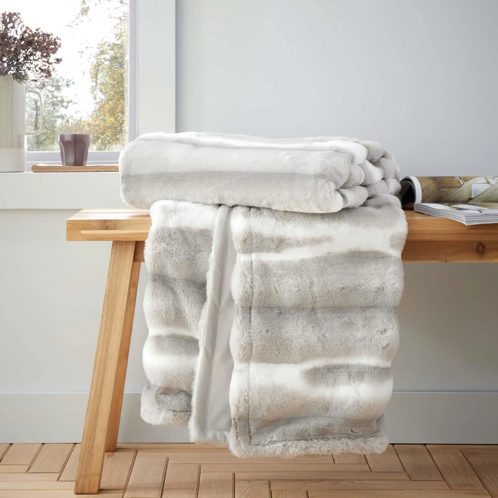 Flint Faux Fur Throw Silver