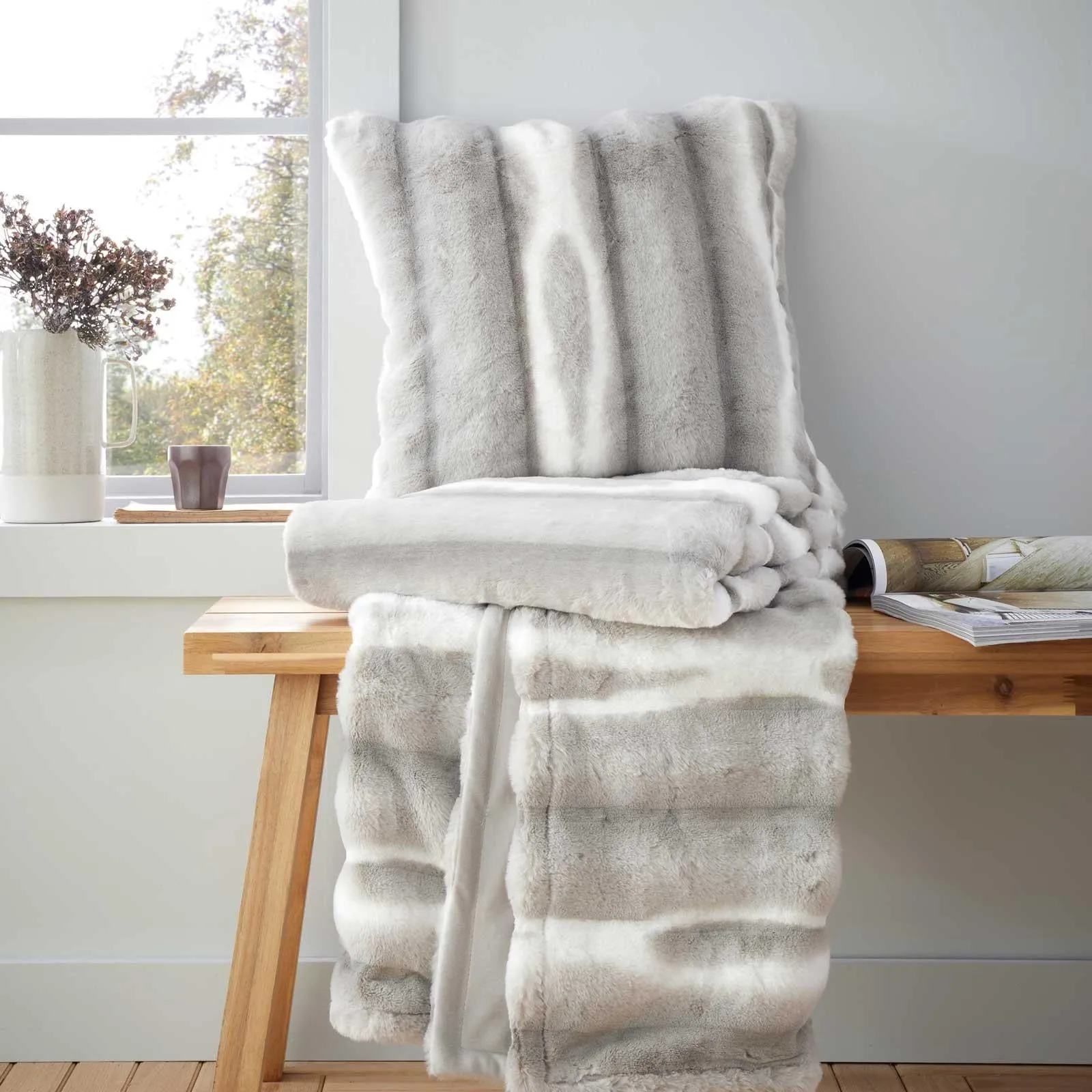 Flint Faux Fur Throw Silver