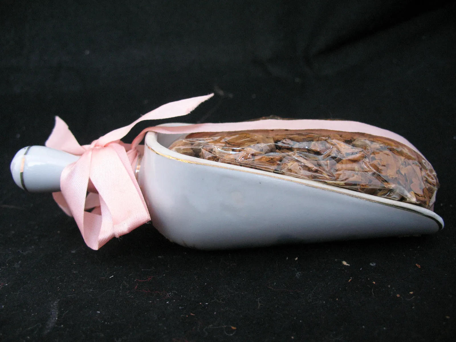 NEW WHITE CERAMIC Floral Flowers SCOOP SCOOPER SCOOPERS POTPOURRI Display Fragrance Scent Home Decors