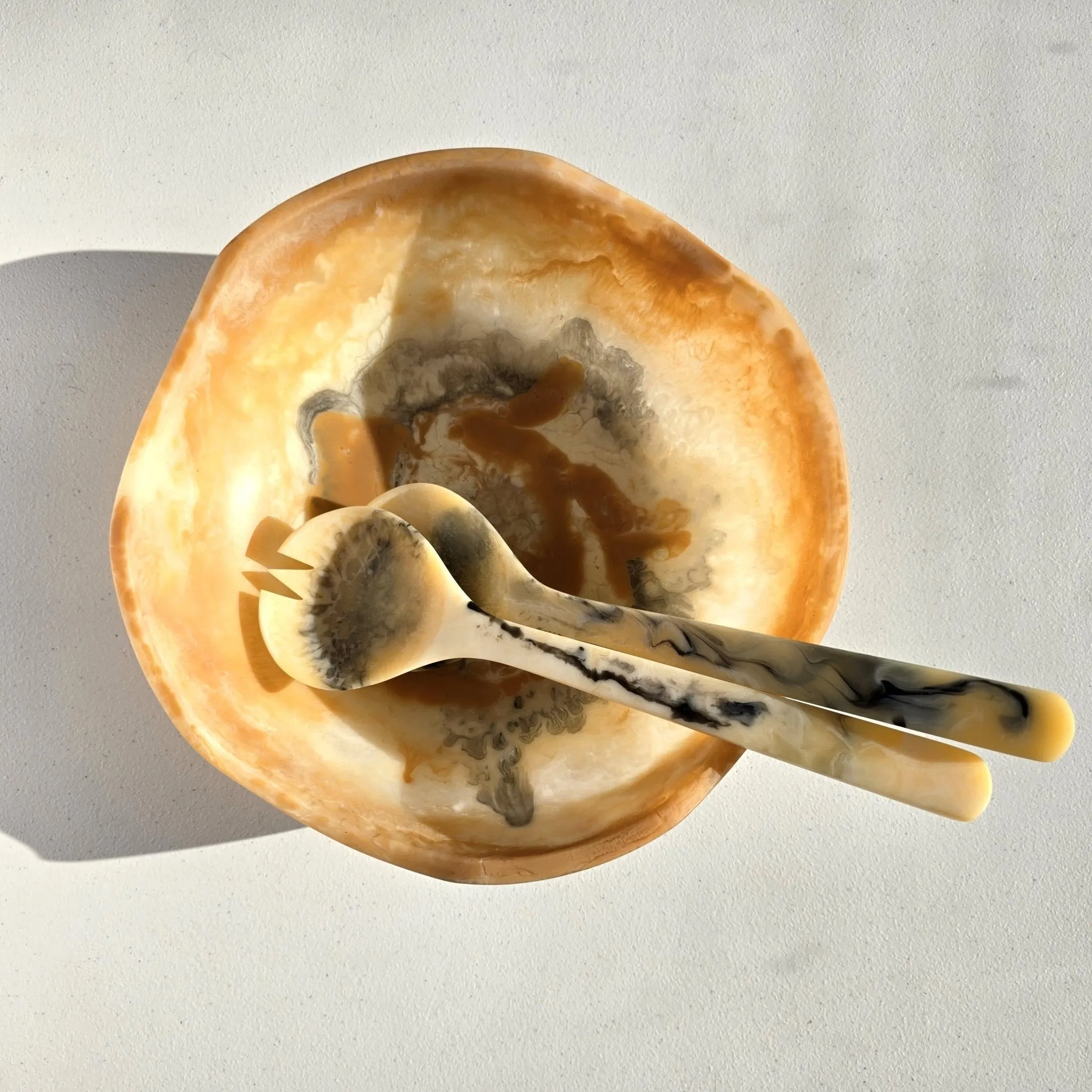Wavy Resin Salad Serving Bowl / Matching Server / Tiger