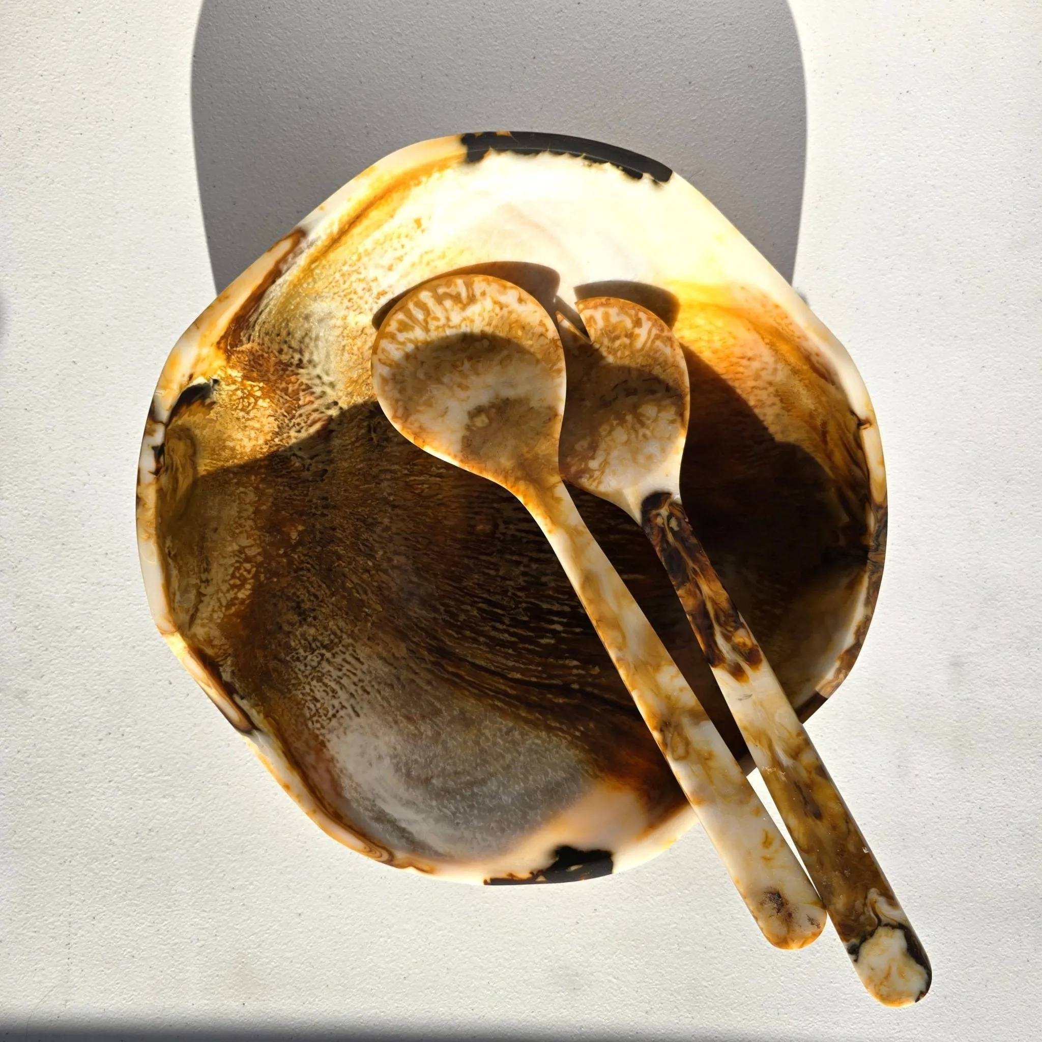 Wavy Resin Salad Serving Bowl / Matching Server / Tiger