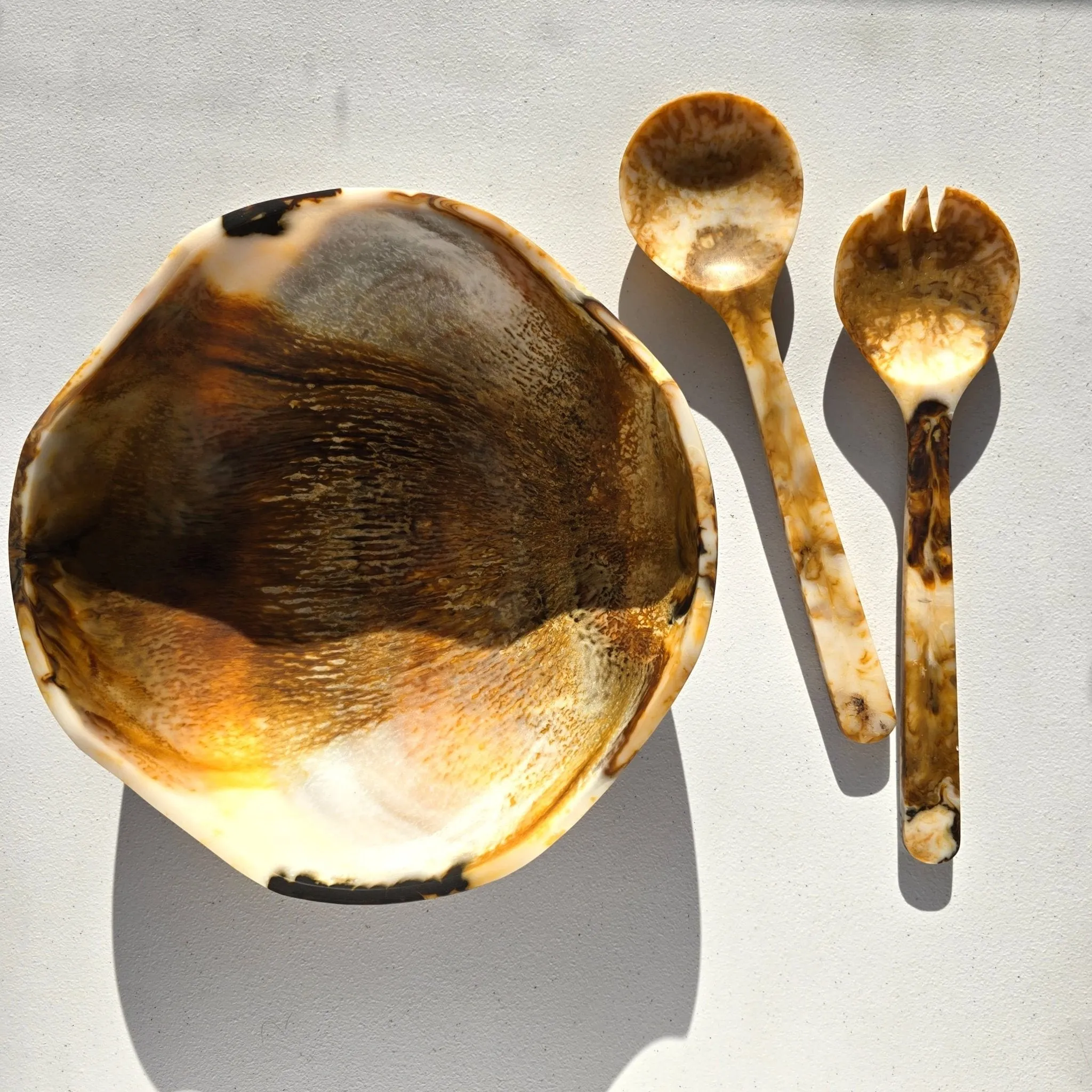 Wavy Resin Salad Serving Bowl / Matching Server / Tiger